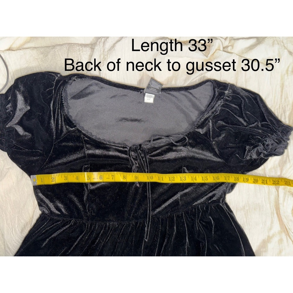 Cosmic Aura Black velvet lace romper - Picture 9 of 9